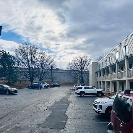 Quality Inn Ньюарк Экстерьер фото