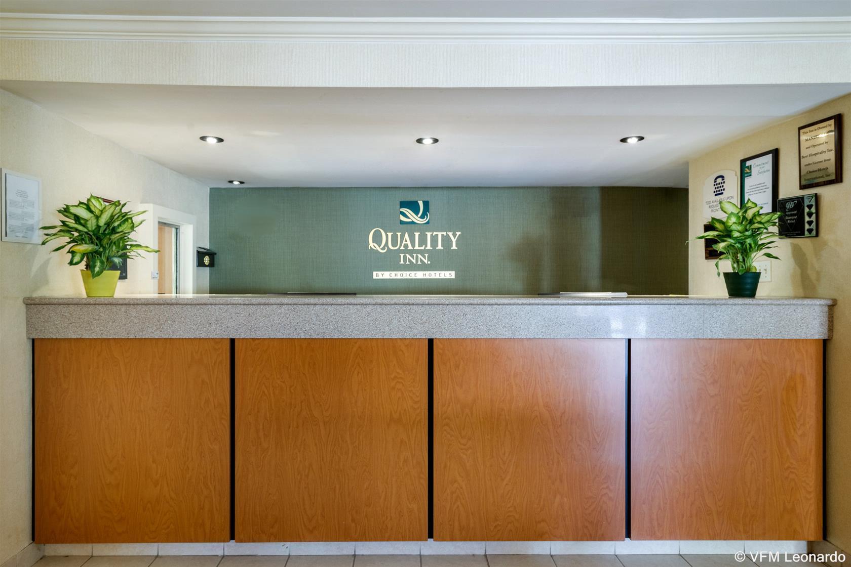 Quality Inn Ньюарк Экстерьер фото