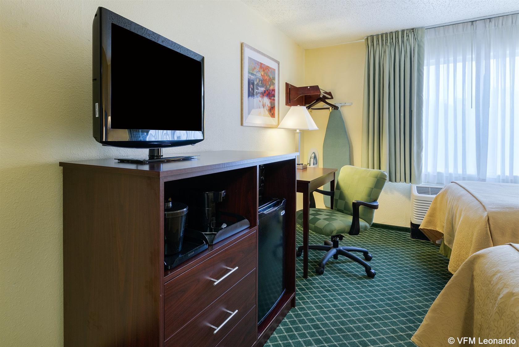 Quality Inn Ньюарк Экстерьер фото