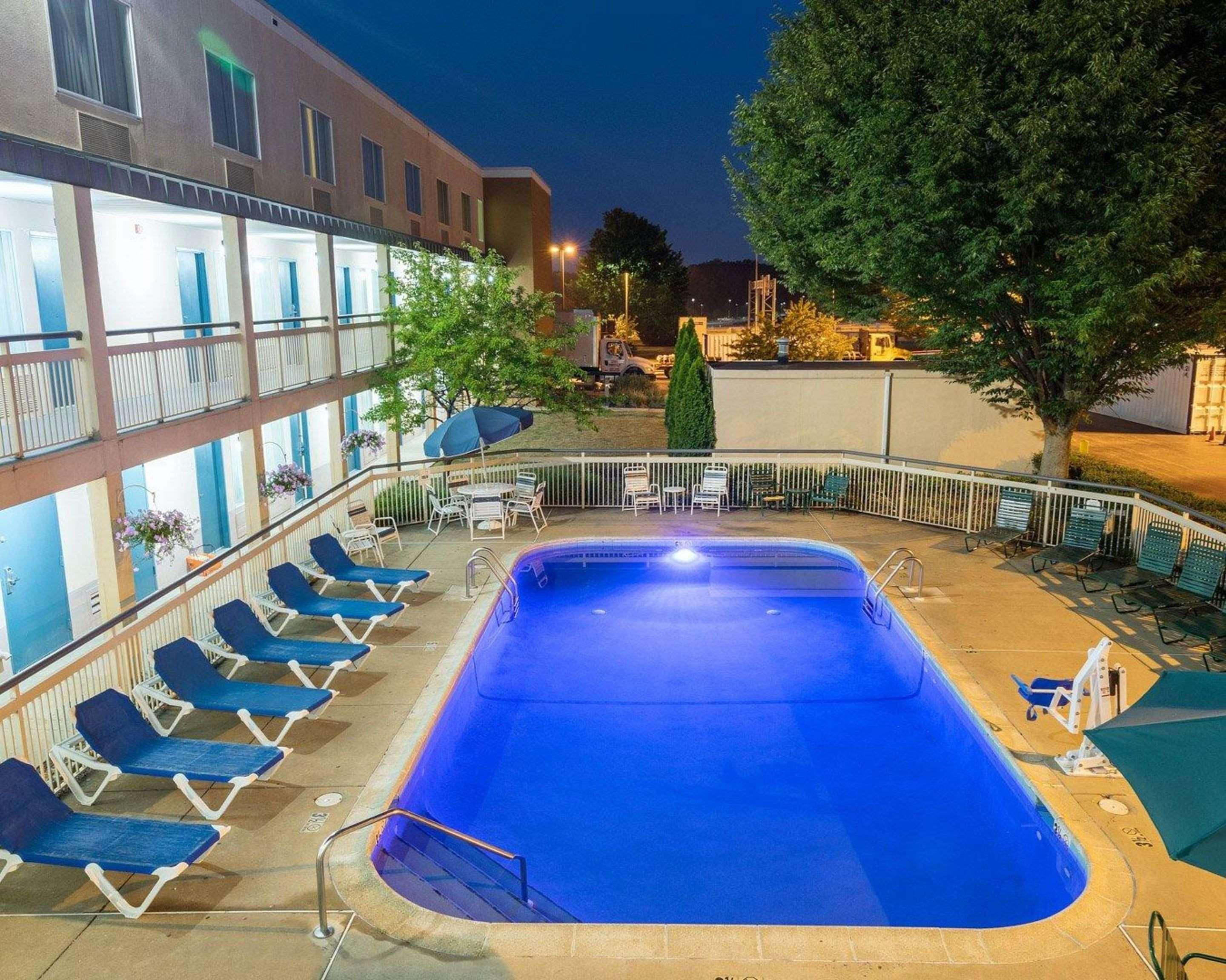 Quality Inn Ньюарк Экстерьер фото