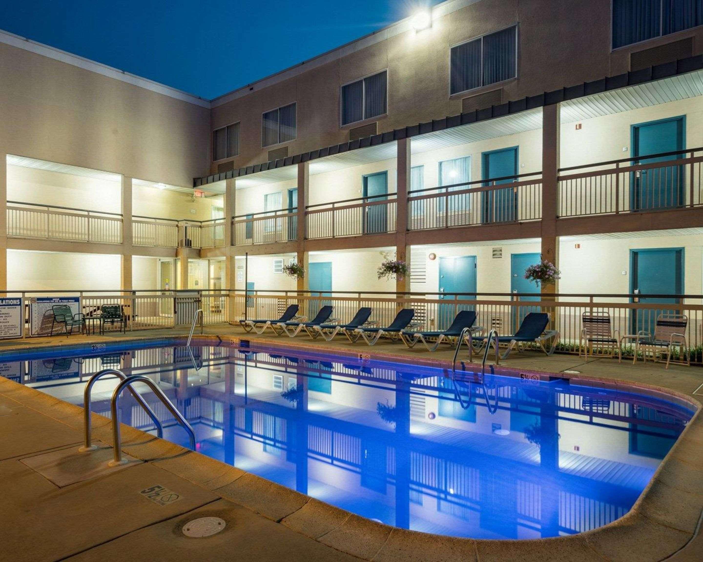 Quality Inn Ньюарк Экстерьер фото