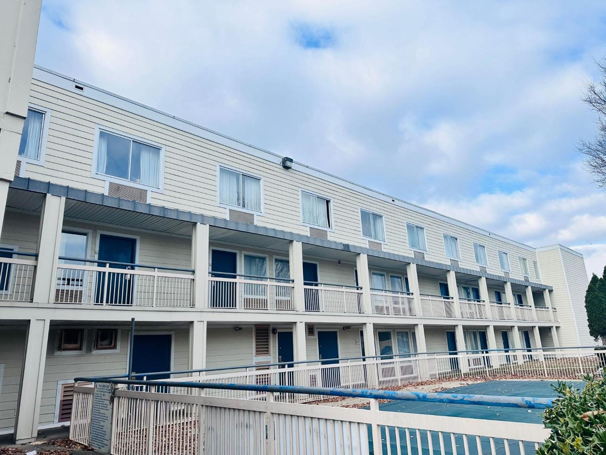 Quality Inn Ньюарк Экстерьер фото
