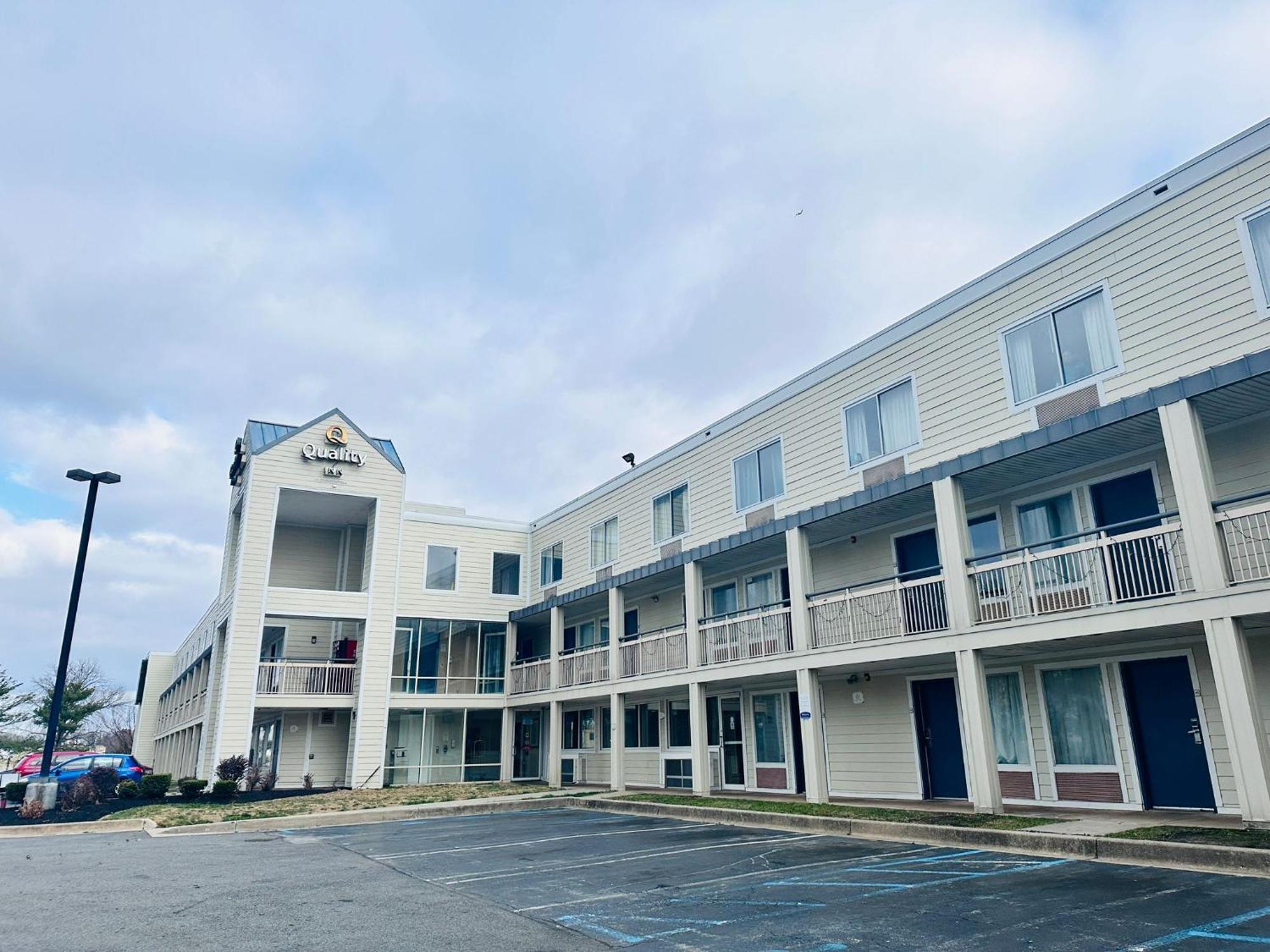 Quality Inn Ньюарк Экстерьер фото
