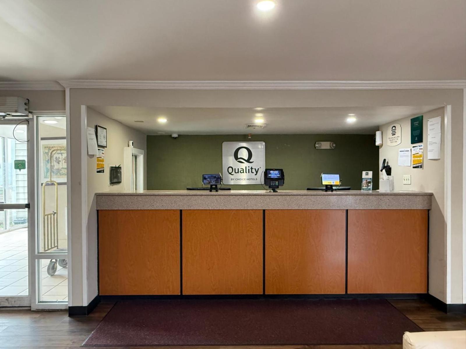 Quality Inn Ньюарк Экстерьер фото