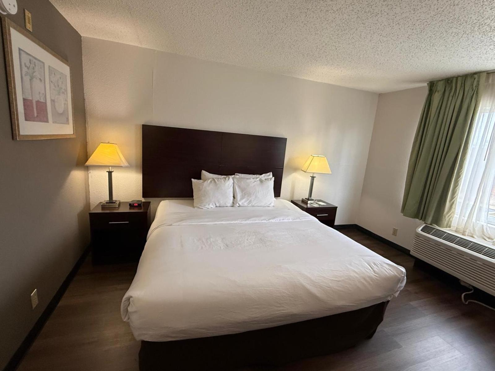 Quality Inn Ньюарк Экстерьер фото