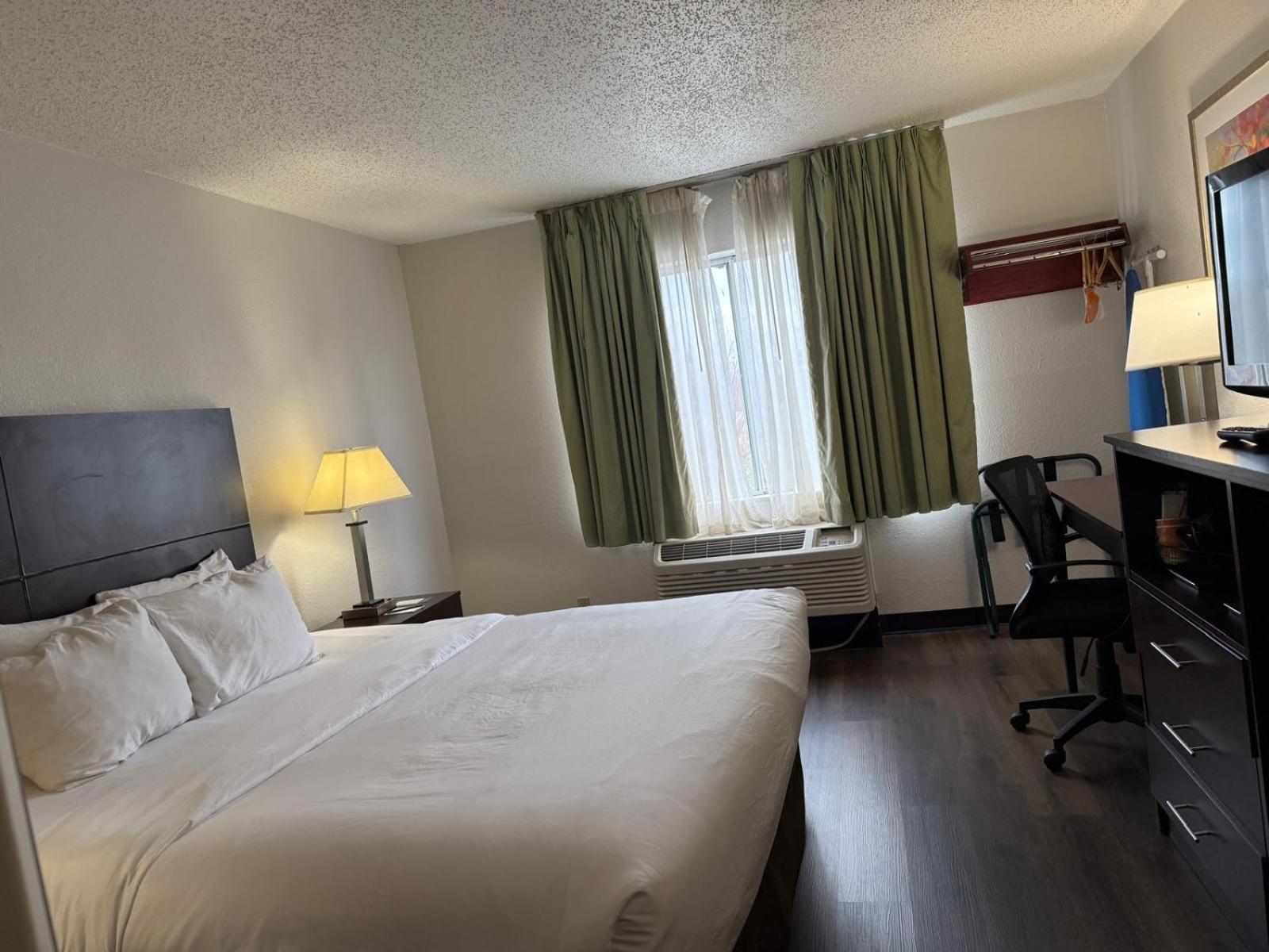Quality Inn Ньюарк Экстерьер фото