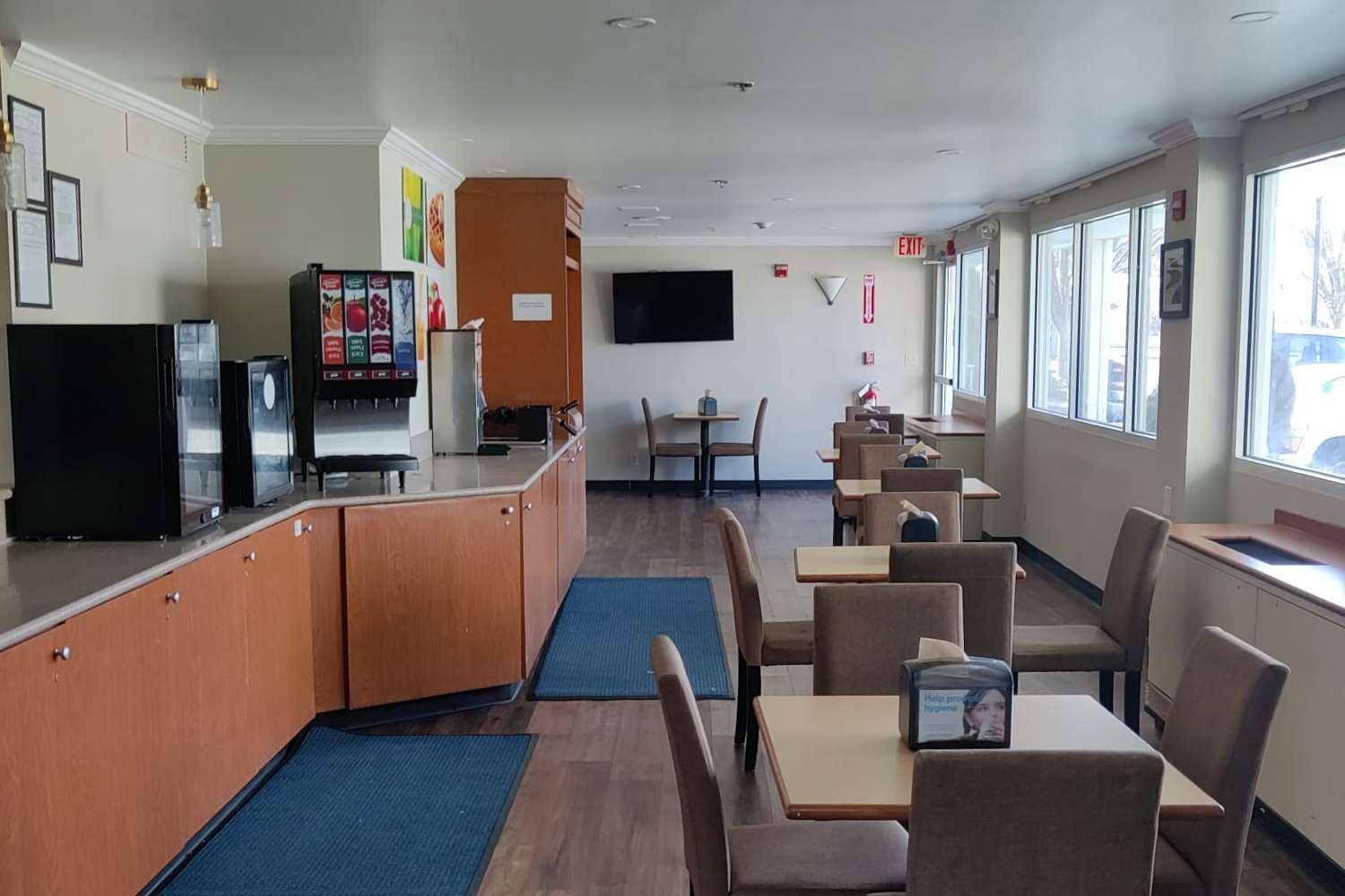 Quality Inn Ньюарк Экстерьер фото