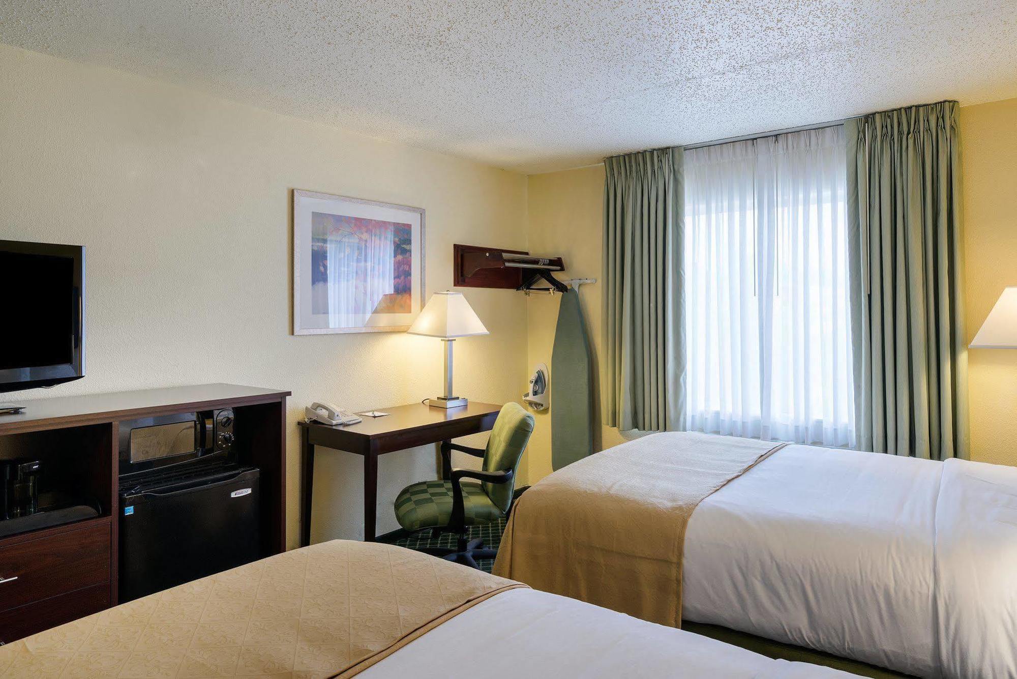 Quality Inn Ньюарк Экстерьер фото