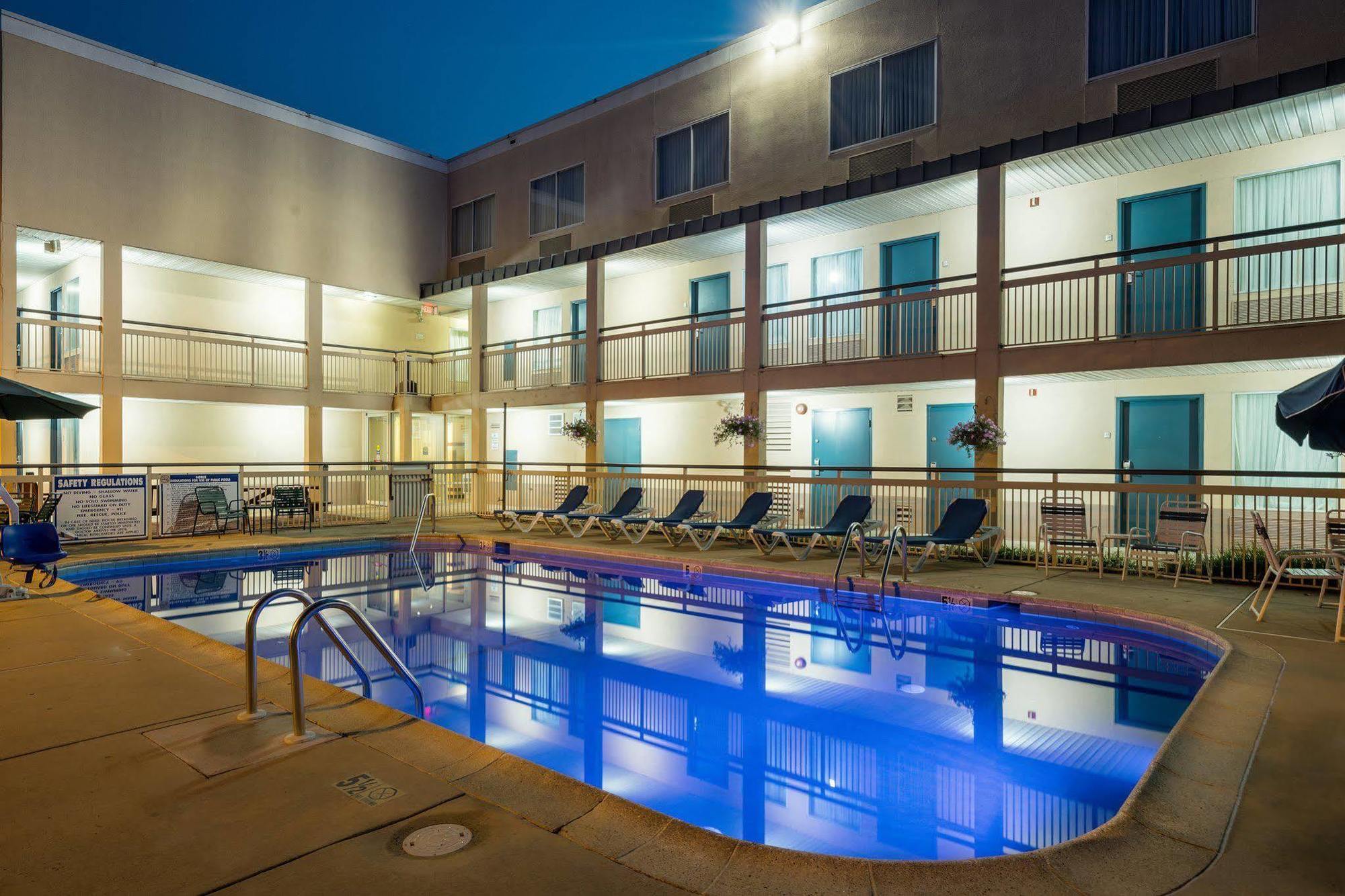 Quality Inn Ньюарк Экстерьер фото